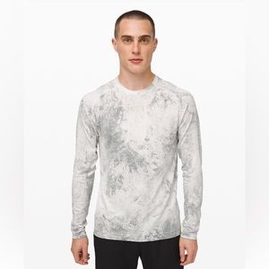 Lululemon Men’s Vent Tech Long Sleeve never worn Size L